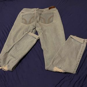Hollister low rise super skinny crop (ripped) jeans